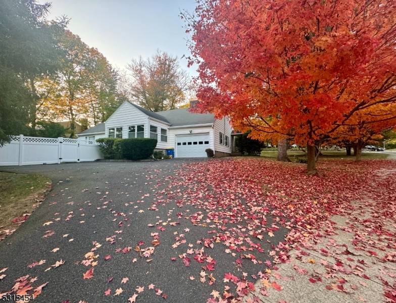 43 Old Army Rd, Bernardsville Boro, NJ 07924