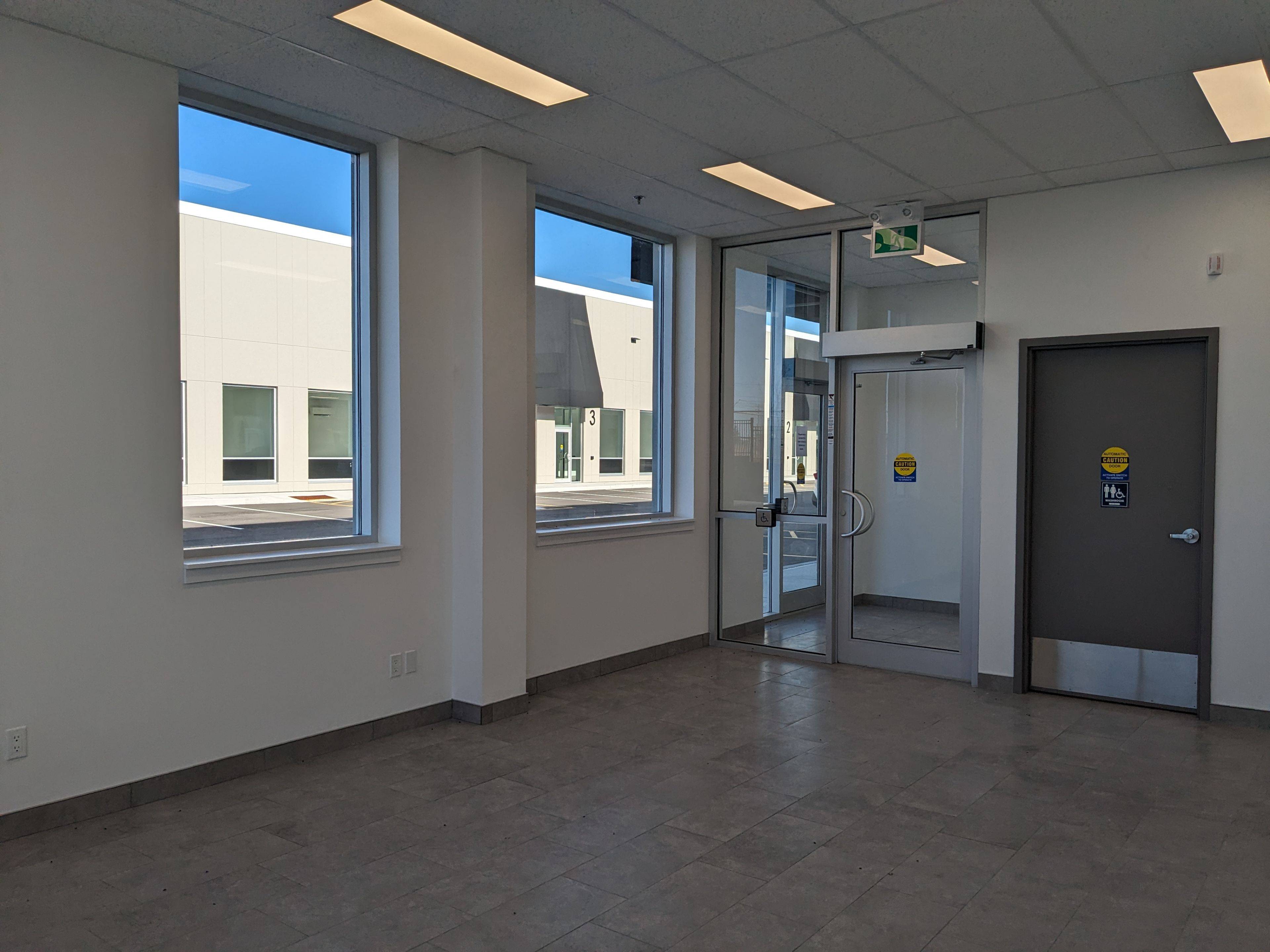 Barrie, ON L4N 6B5,241 King ST #6