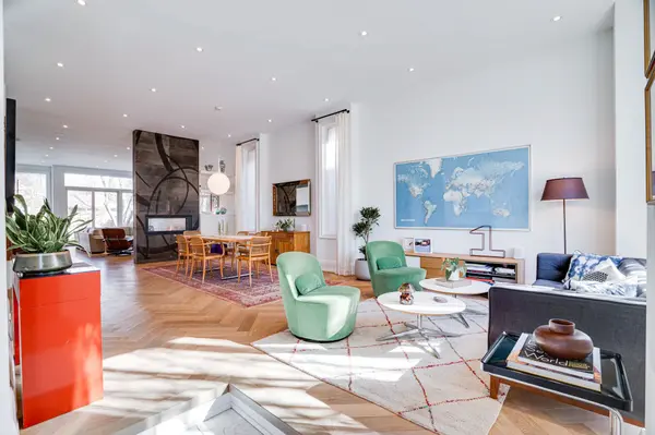 Toronto C09, ON M4T 1S9,220 Heath ST E