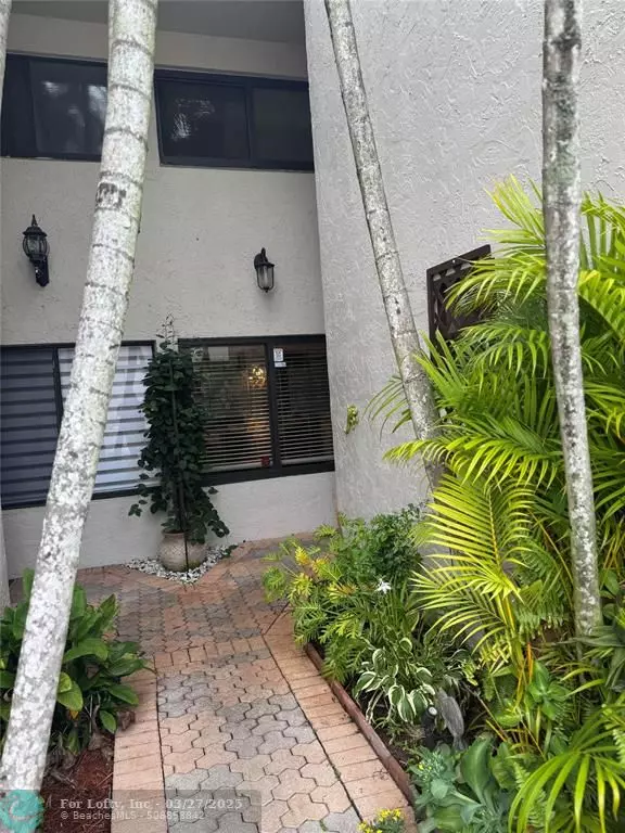 9713 N New River Canal Rd #301, Plantation, FL 33324