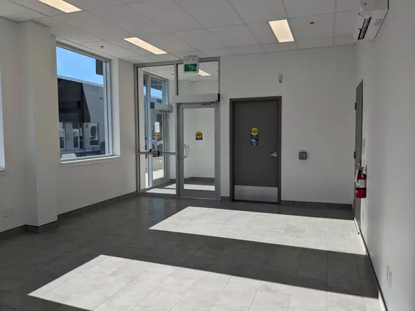 Barrie, ON L4N 6B5,251 King ST #1