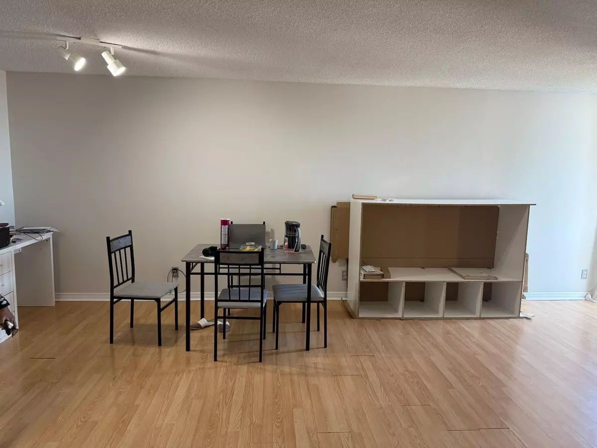 Mississauga, ON L4Z 3K9,25 Trailwood DR #2206