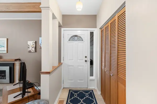 Cityview - Parkwoods Hills - Rideau Shore, ON K2E 6M4,30 Bowmoor AVE