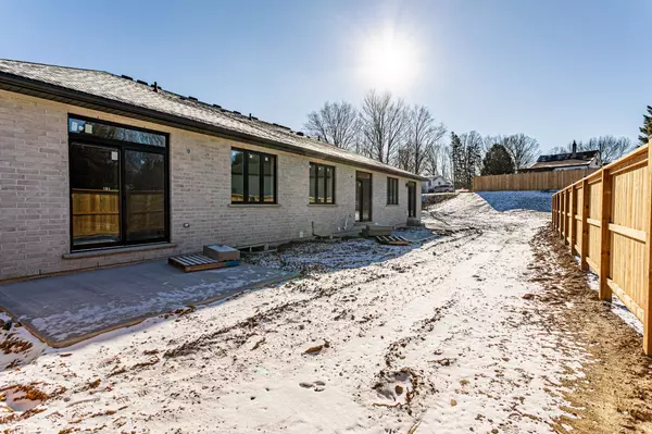 Tillsonburg, ON N4G 5X3,19 JOHN POUND RD S