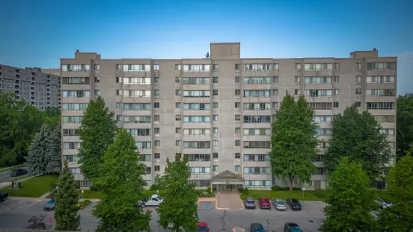 570 PROUDFOOT LN #910, London North, ON N6H 4Z1