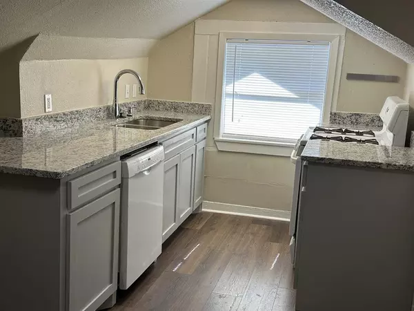 Dallas, TX 75214,5208 E Side Avenue #2
