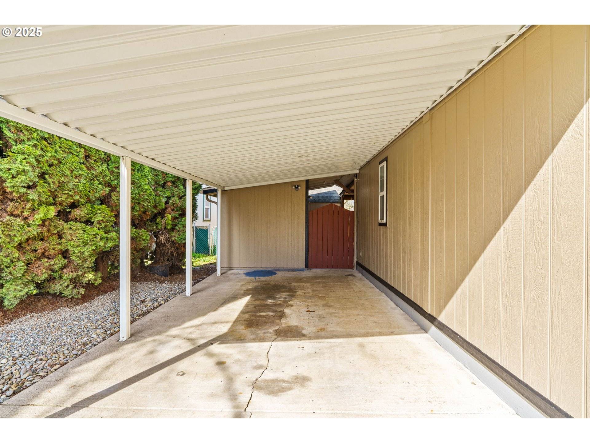 Eugene, OR 97402,2333 N TERRY ST #25