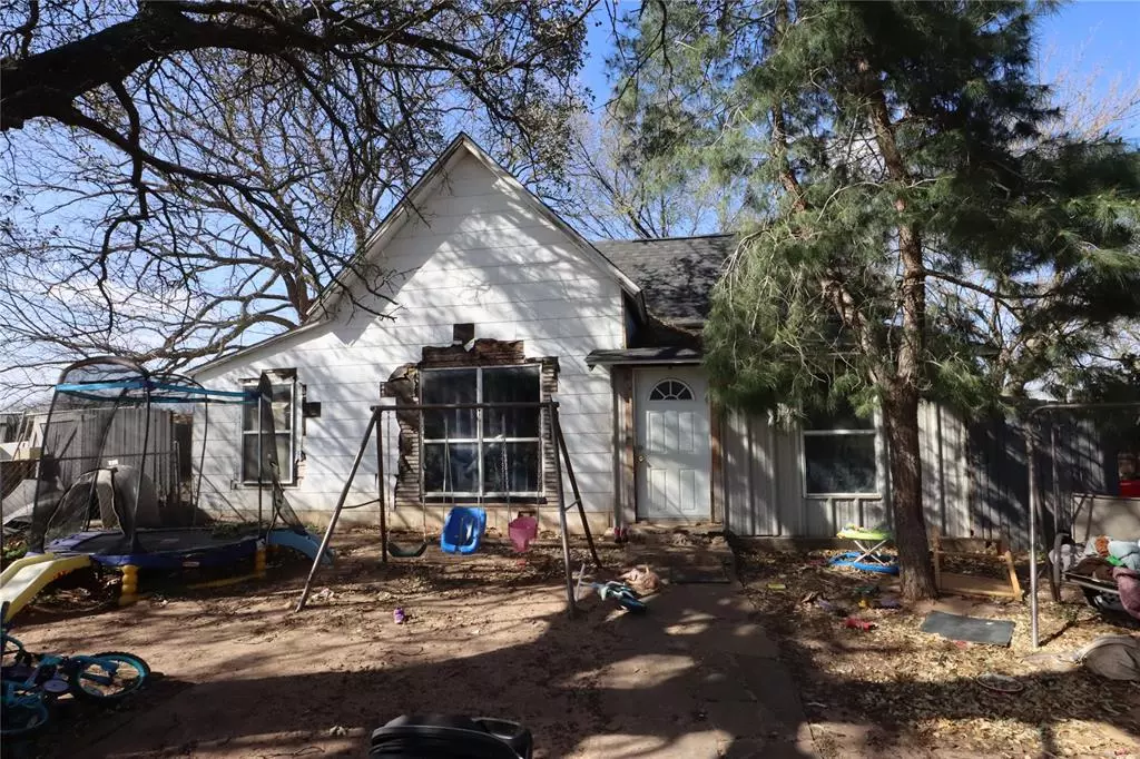 Poolville, TX 76487,146 W Baggett Avenue