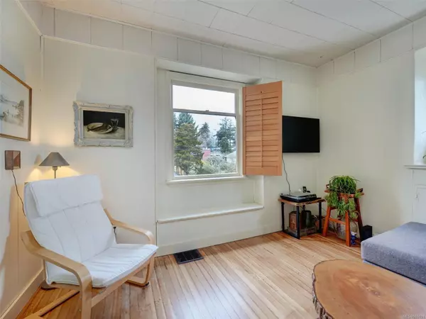 Esquimalt, BC V9A 5H9,1377 Lyall St