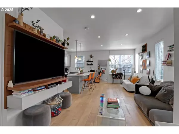 Portland, OR 97214,2813 SE HAWTHORNE BLVD #5