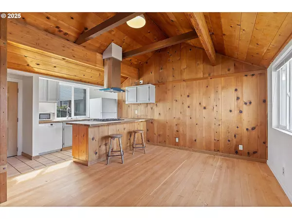 Lincoln City, OR 97367,6538 NE LOGAN RD
