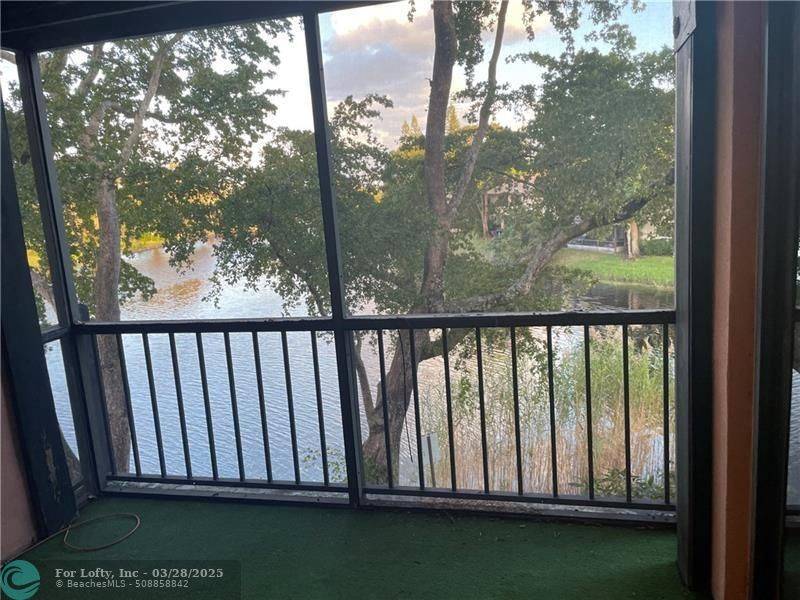 Lauderhill, FL 33319,3730 Inverrary Dr  #3L