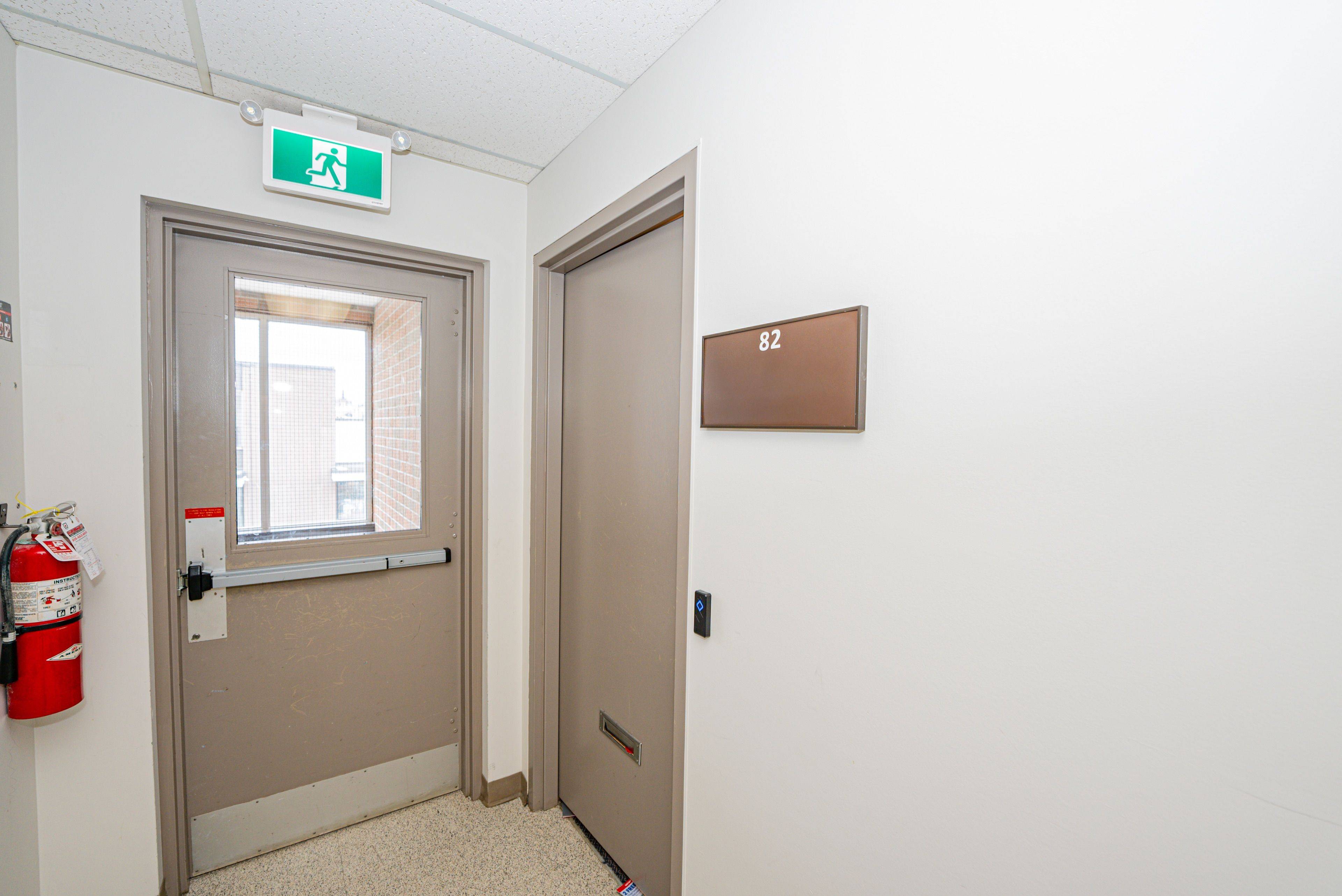 Mississauga, ON L5A 3P1,2455 Cawthra RD #82