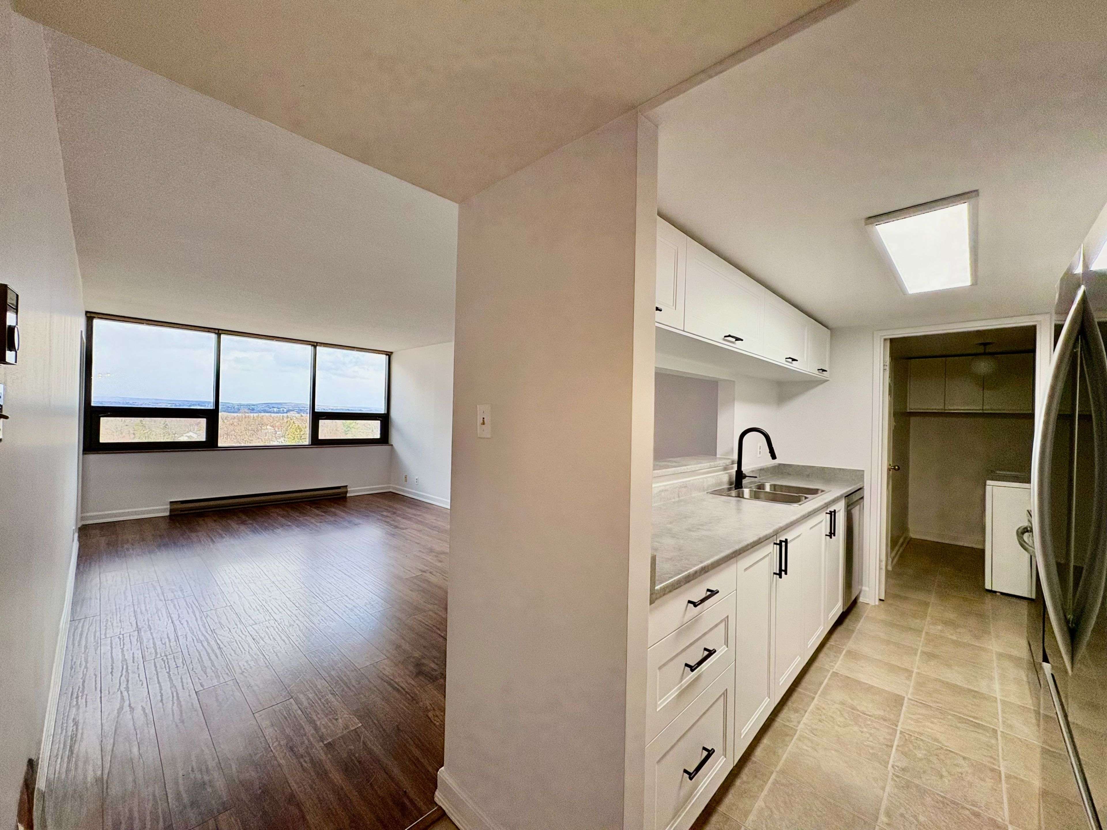 Carlingwood - Westboro And Area, ON K2A 4A2,2019 Carling AVE N #605
