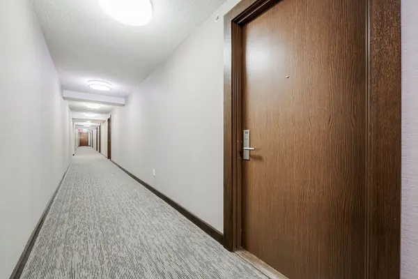 386 Yonge ST #708, Toronto C01, ON M5B 0A5