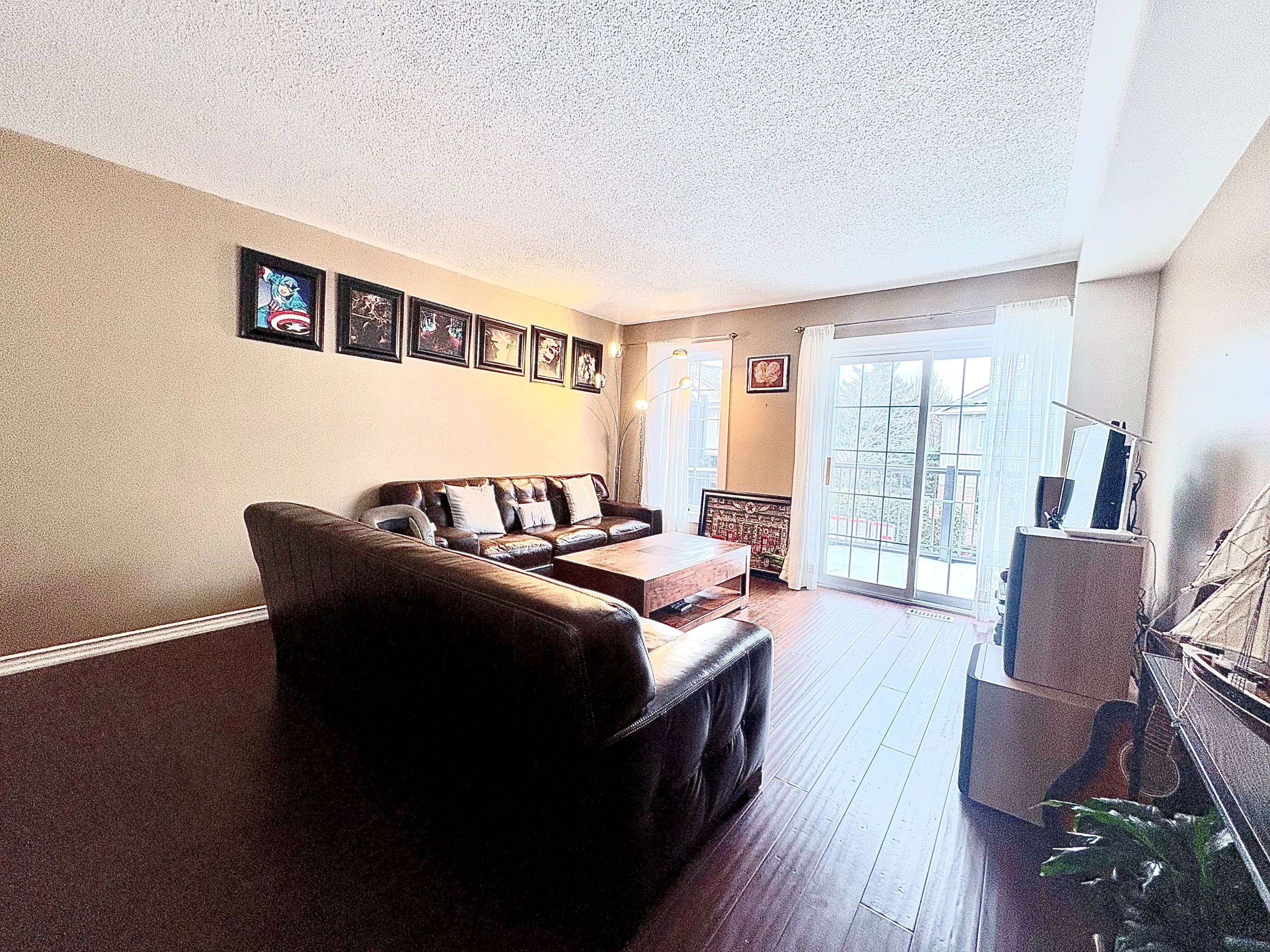 Pickering, ON L1W 4B3,1100 Begley ST #32