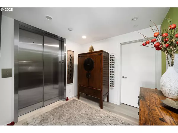 Portland, OR 97212,12 NE FREMONT ST #3W