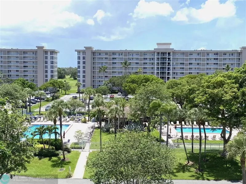 2671 S Course Dr #602, Pompano Beach, FL 33069