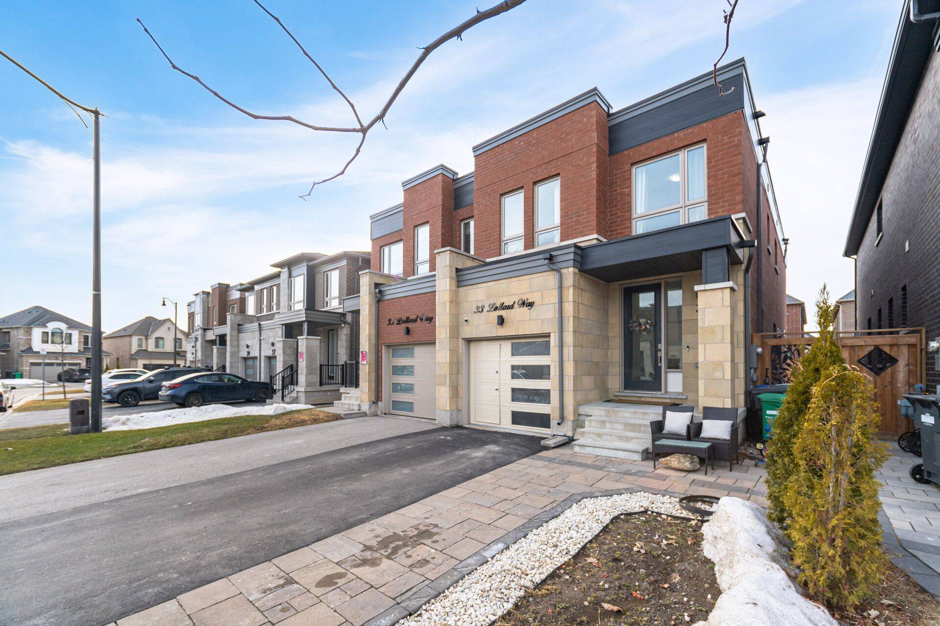 Brampton, ON L6Y 2C9,33 Lollard WAY