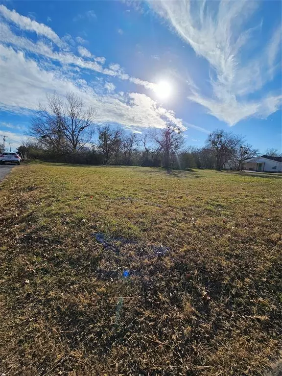 Jacksboro, TX 76458,607 W Live Oak Street