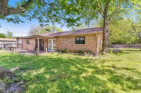 Wolfe City, TX 75496,832 Cherry Street