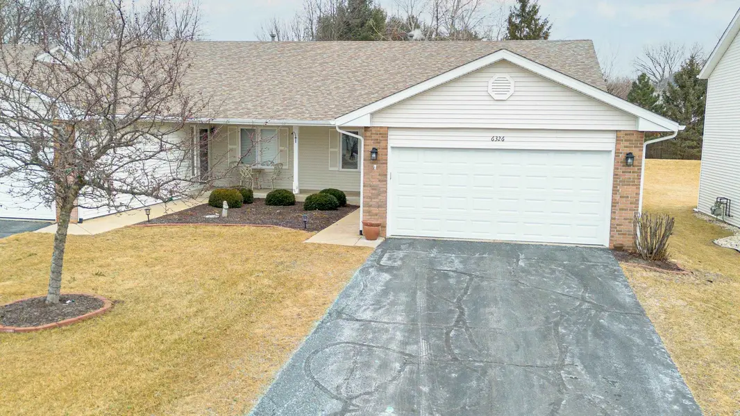 6326 Oak Crest Lane, Loves Park, IL 61111