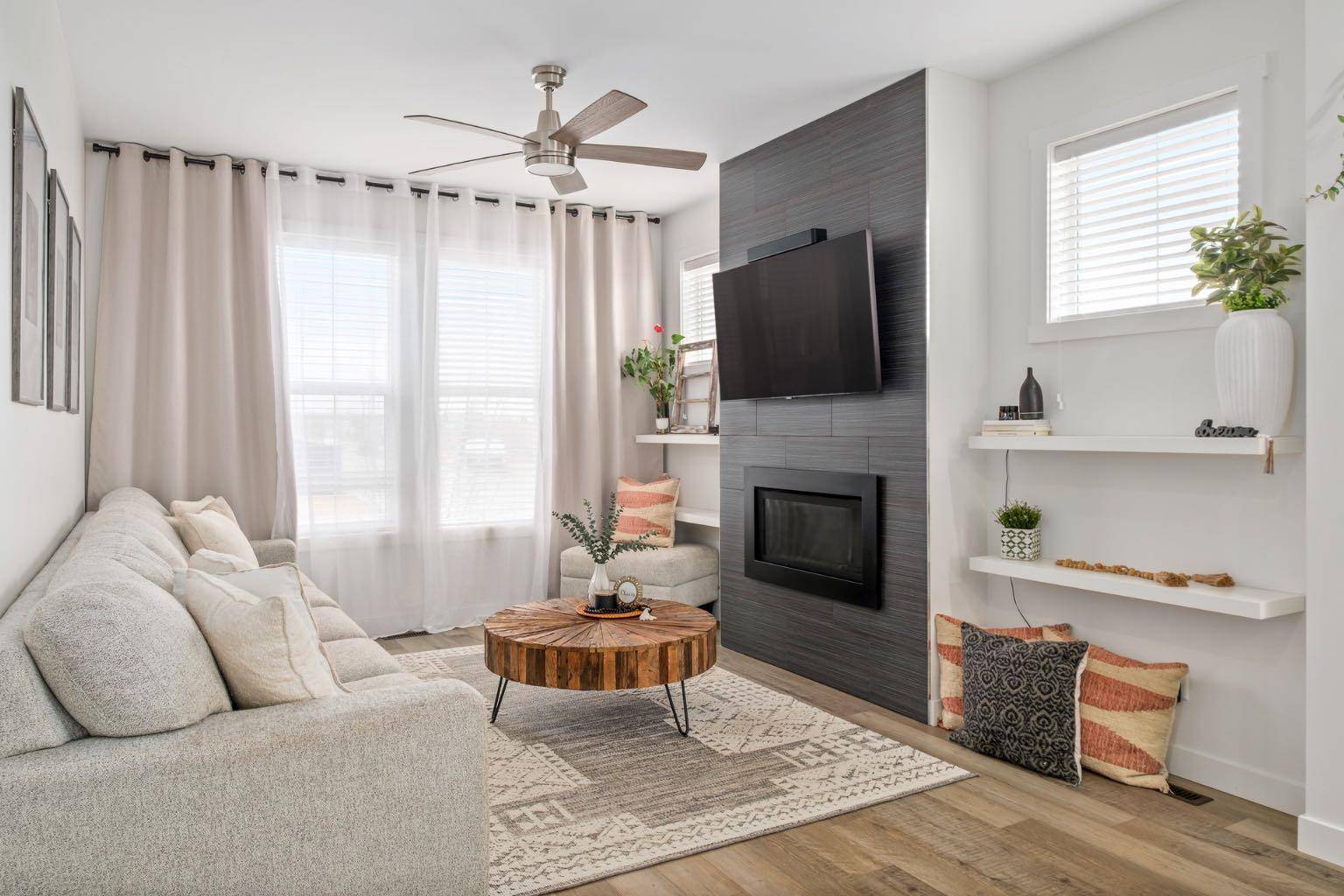 Airdrie, AB T4B 4L2,465 South Point GLN Southwest