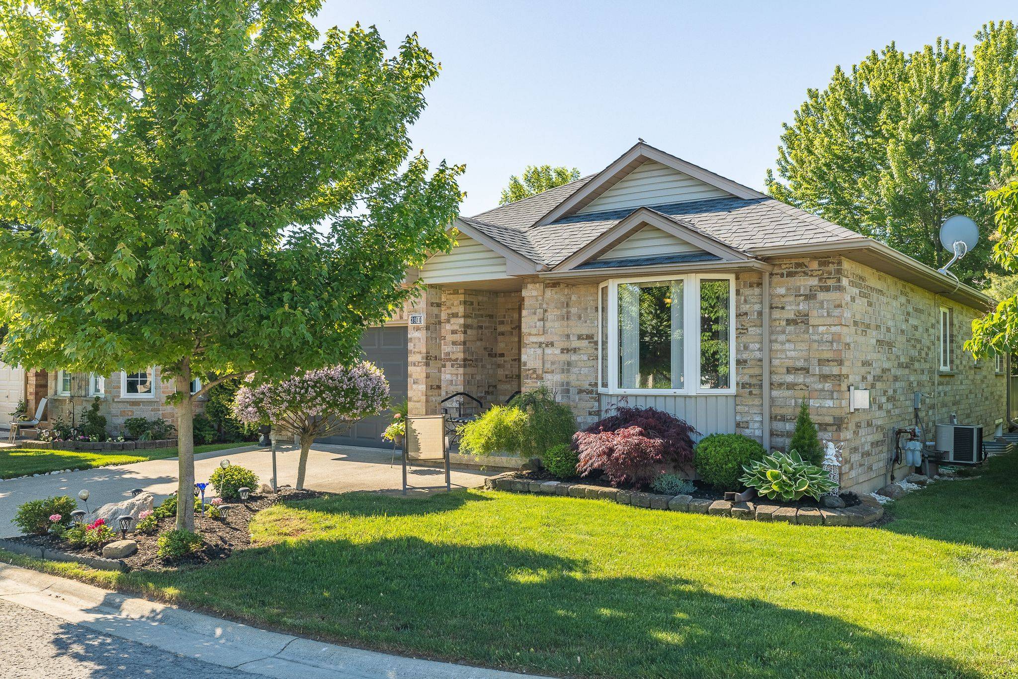 Lincoln, ON L0R 2C0,3910 Durban LN