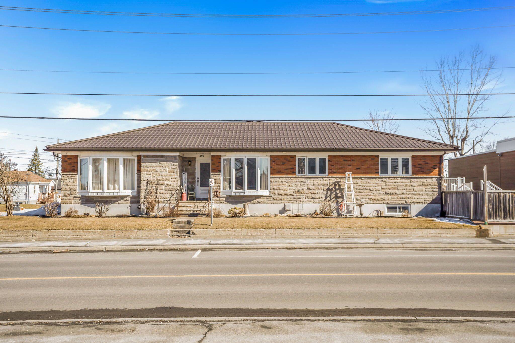Hawkesbury, ON K6A 1J2,1205 Lansdowne ST