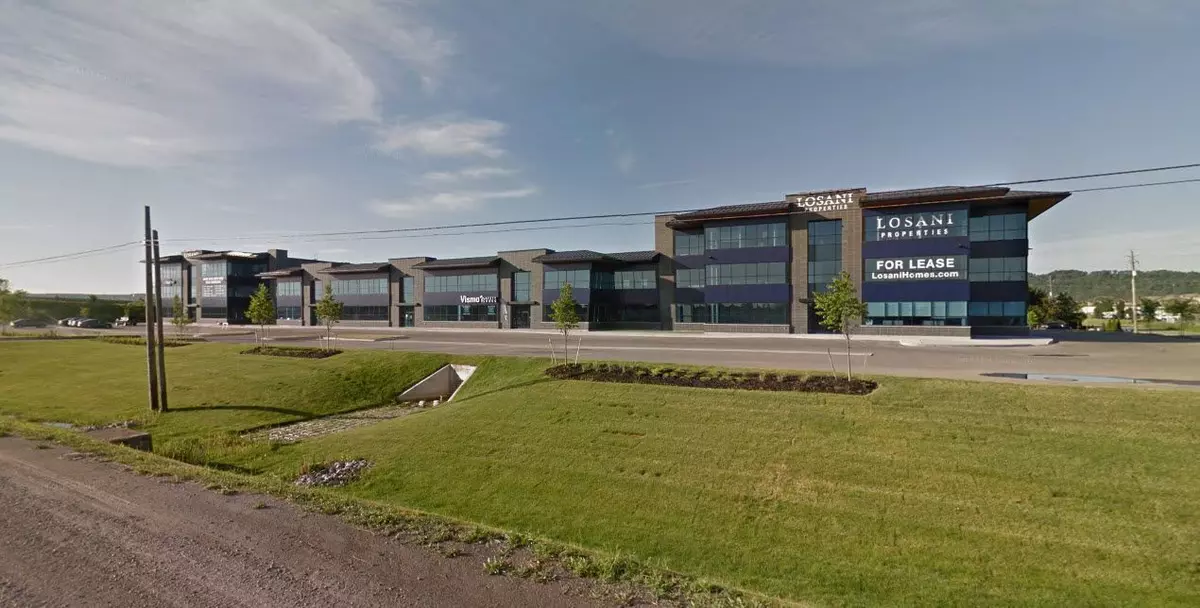 Hamilton, ON L8E 5R9,1266 South Service RD #C3-4