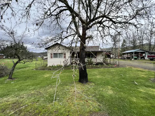 524 BUCKHORN RD, Roseburg, OR 97470