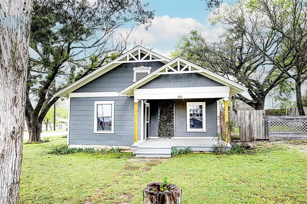 Bowie, TX 76230,304 Rock Hill Road