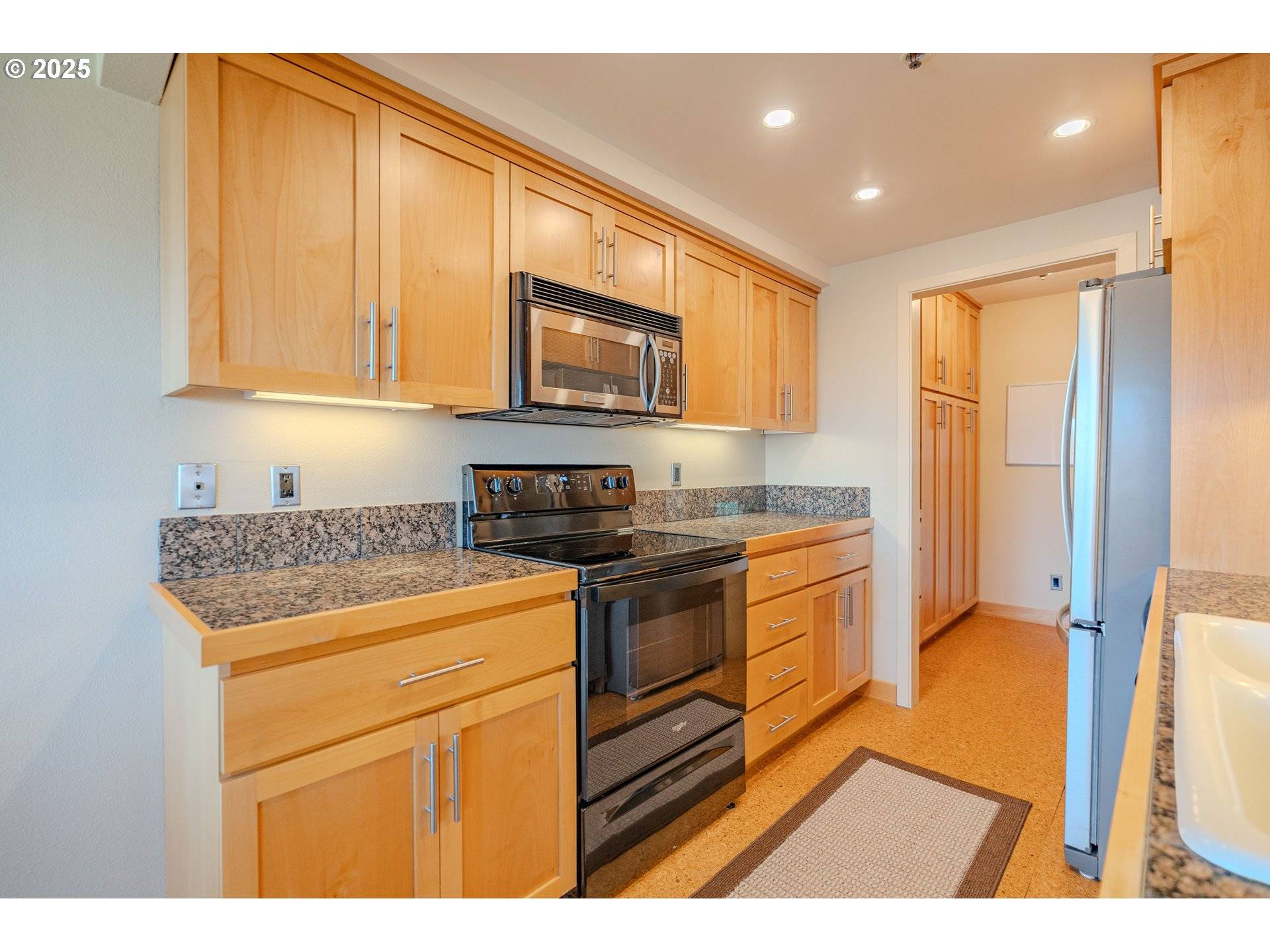Vancouver, WA 98661,5535 E EVERGREEN BLVD ## 7503
