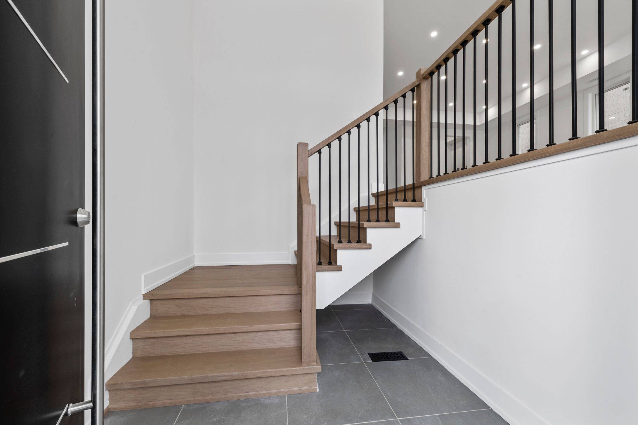 King, ON L4E 2Z5,22 Portage AVE