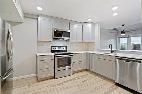 5 Oakbrook Drive,  Lewisville,  TX 75057