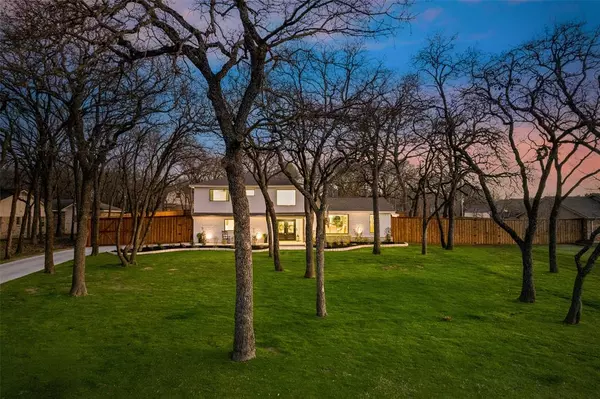 920 Simmons Drive,  Keller,  TX 76248