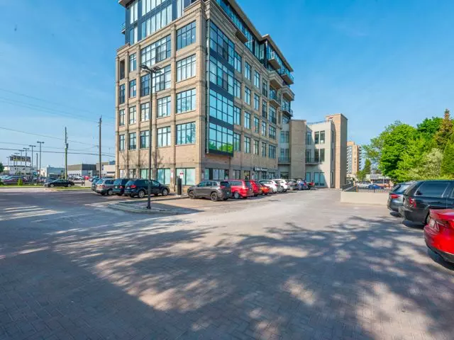 Richmond Hill, ON L4C 3B8,10376 Yonge ST #301