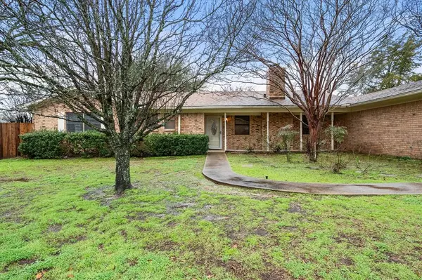 715 Robindale Lane,  Fairfield,  TX 75840