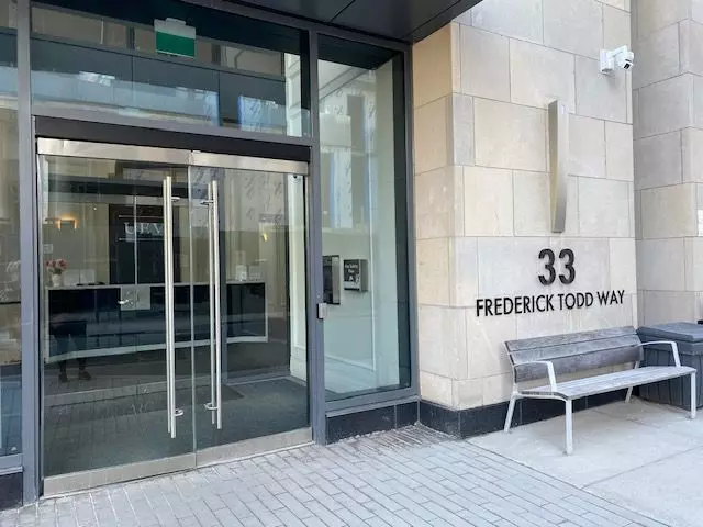 Toronto C11, ON M4G 0C9,33 Frederick Todd WAY #817