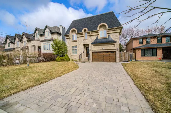Toronto C14, ON M2N 3C2,210 Maplehurst AVE
