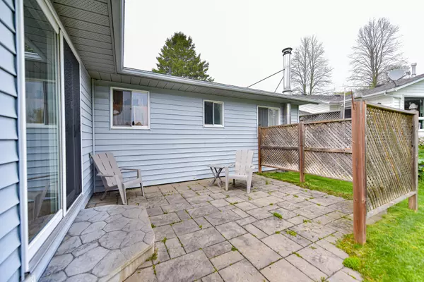 New Tecumseth, ON L0G 1W0,56 TECUMSETH PINES DR