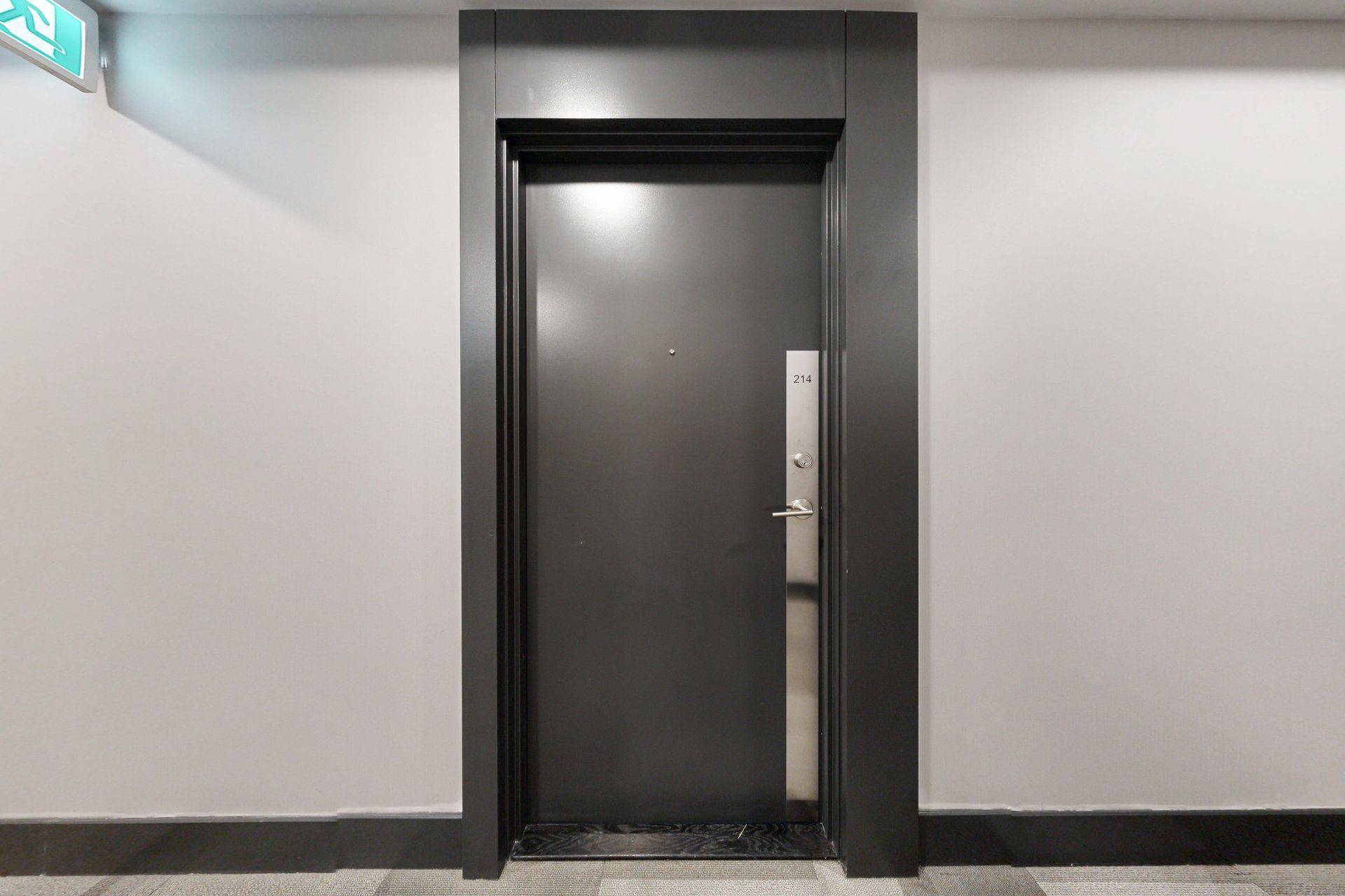 Vaughan, ON L4K 0K2,7895 Jane ST #214