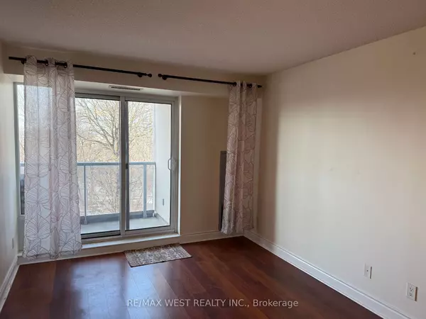 Vaughan, ON L4J 0C9,7 North Park RD #408