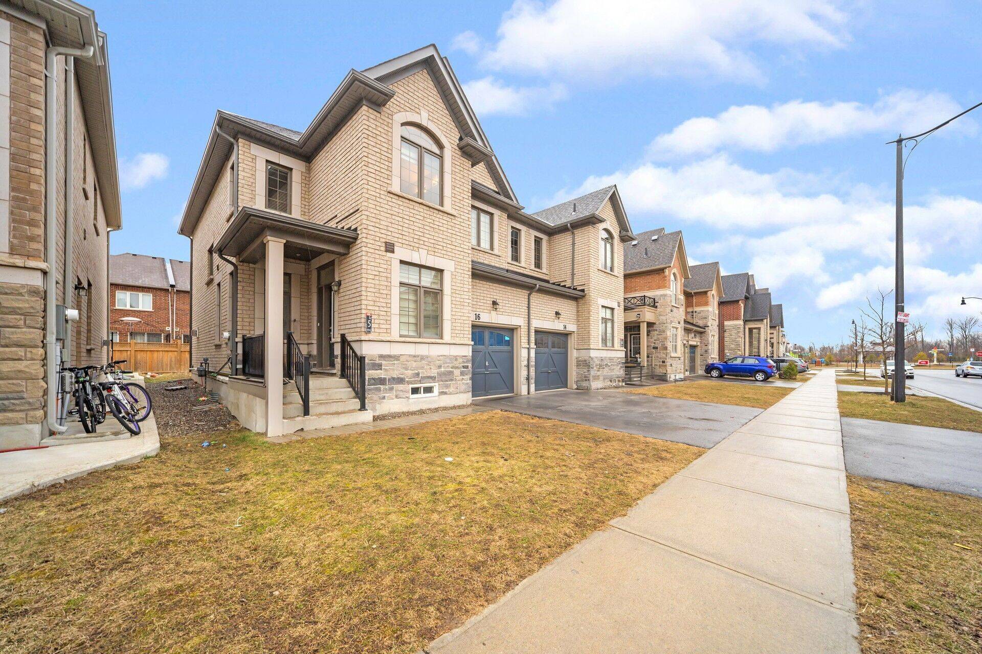 Brampton, ON L7A 4Y1,16 Dolobram TRL