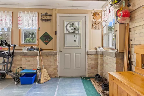 Minto, ON N0G 1Z0,163 John ST S