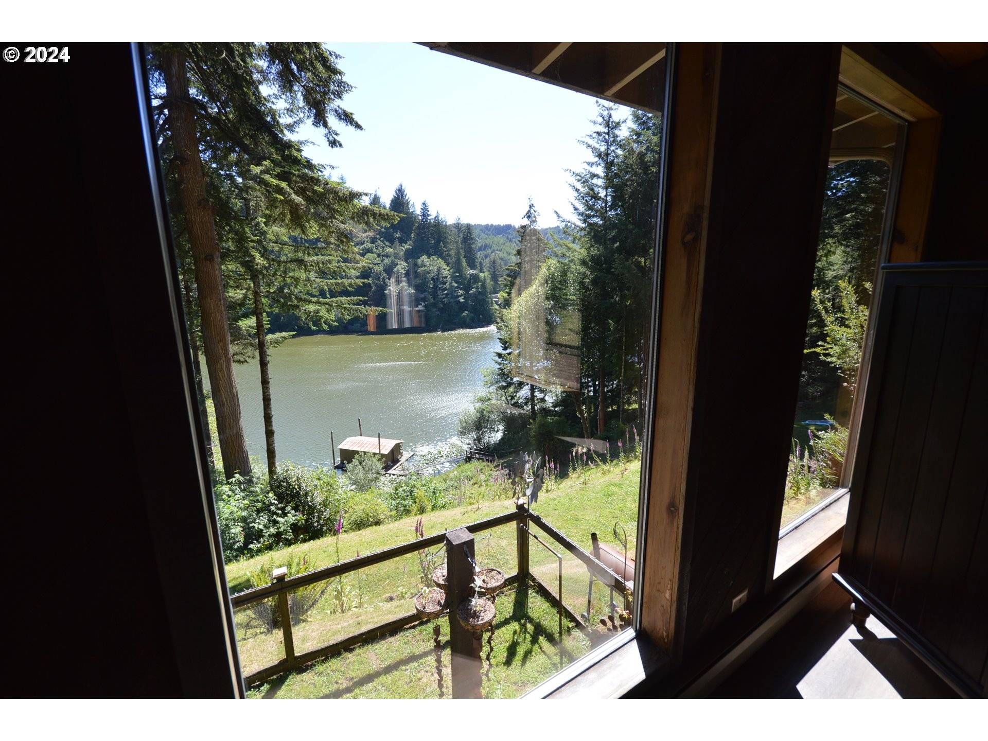 North Bend, OR 97459,70772 MAJESTIC SHORES RD