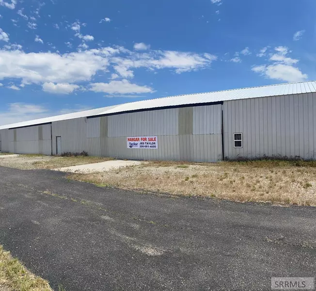 2325-2 Taxiway B N, Blackfoot, ID 83221