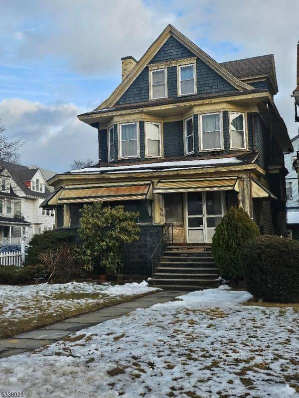 80 N Oraton Pkwy, East Orange City, NJ 07017