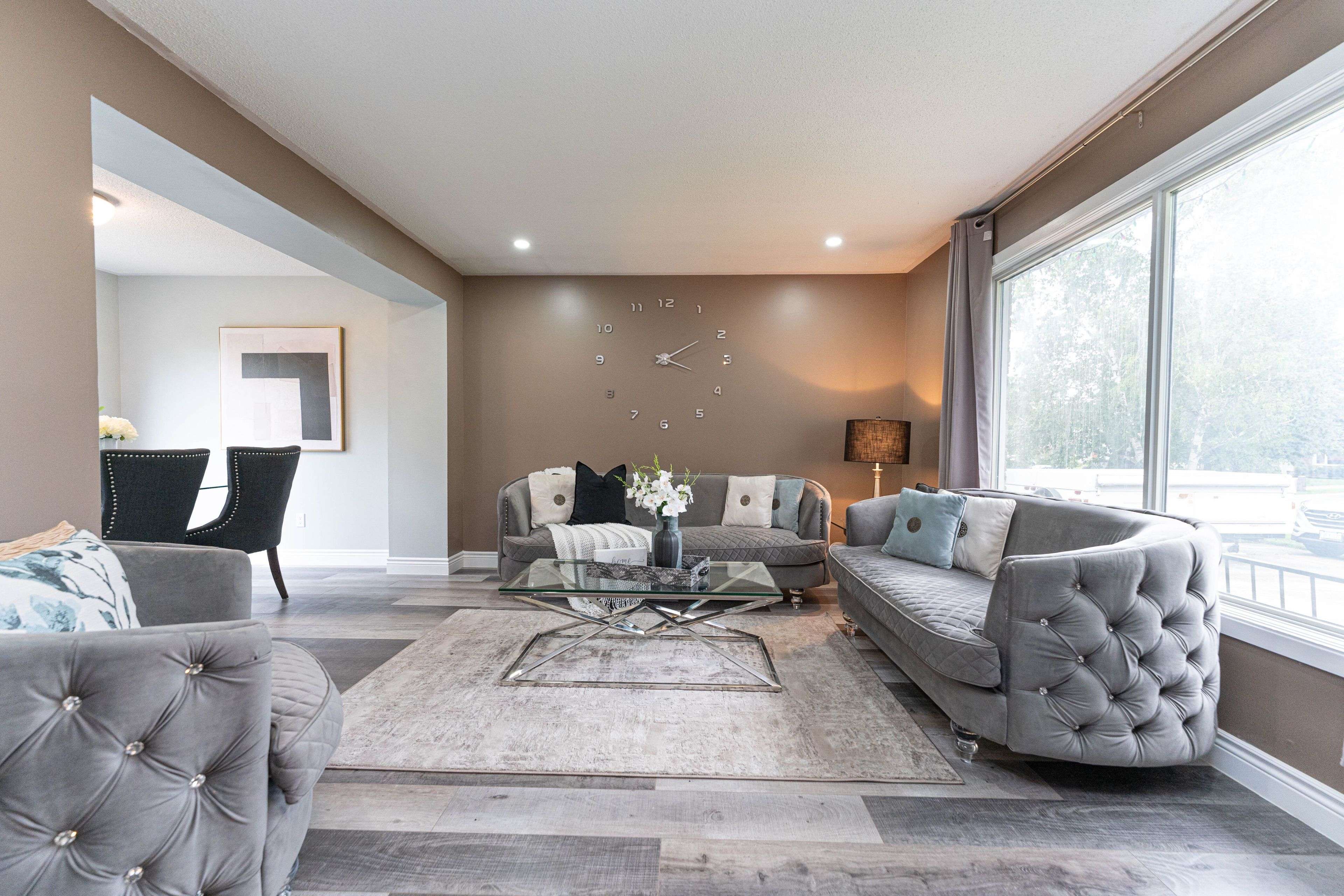 Burlington, ON L7P 2V2,2458 Martin CT