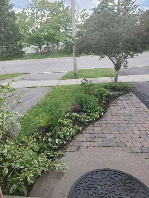 Aurora, ON L4G 7G1,131 Downey CIR